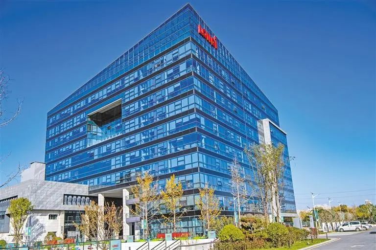 "李少华说,通过5g等新技术的应用,项目利用中建云筑智联智慧工地平台