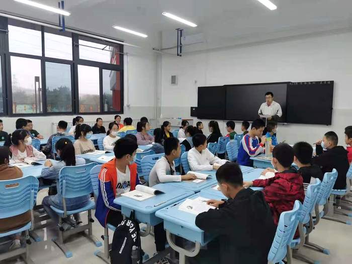 打赢开学保卫战陕建七建集团五公司承建的西安市东城第二学校顺利迎来